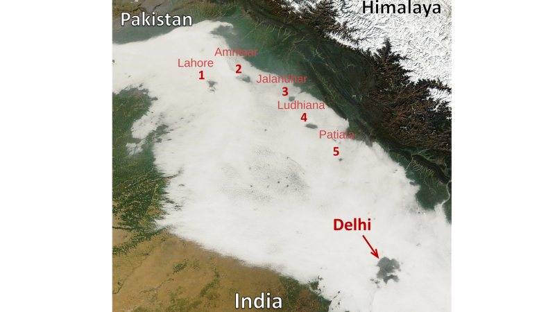 Photo : Satellite imagery of fog holes over India and Pakistan with extensive holes seen over Delhi and several cities throughout the Indo-Gangetic Plains, from NASA’s MODIS sensor on 30 January 2014 at ~10:30 a.m. local time. 
