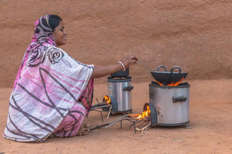 Promoting improved cookstoves can benefit rural households