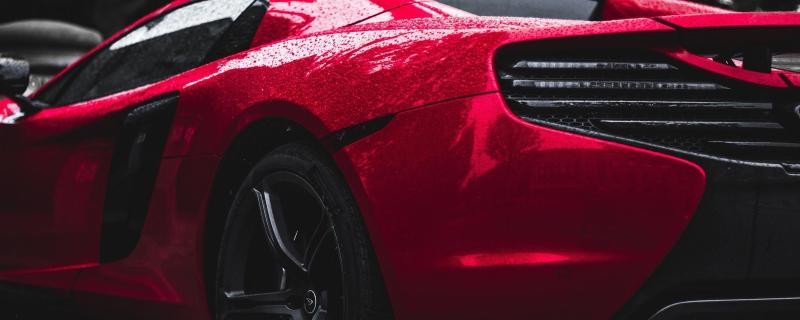 प्रतिकर्षी रंग से लेपित सतहों पर द्रव की प्रतिक्रिया 