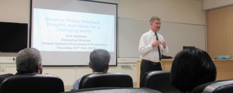 Photo : Dennis C J / Research Matters