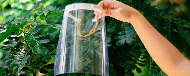 Better face shields, better protection: hydrophobic coating helps mitigate COVID-19 exposure 